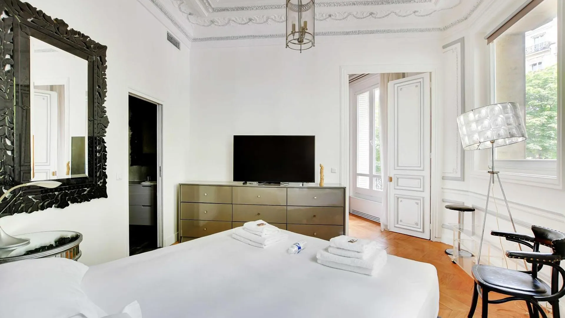 Magnificent Appt - 2Bd-4P - Georges V - Champs-Elysees Apartment Paris