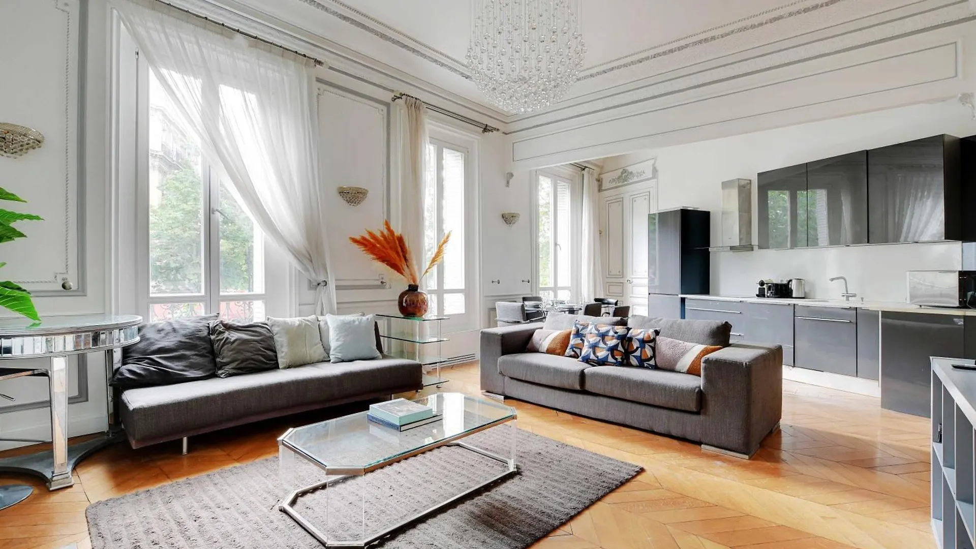 Magnificent Appt - 2Bd-4P - Georges V - Champs-Elysees contacts