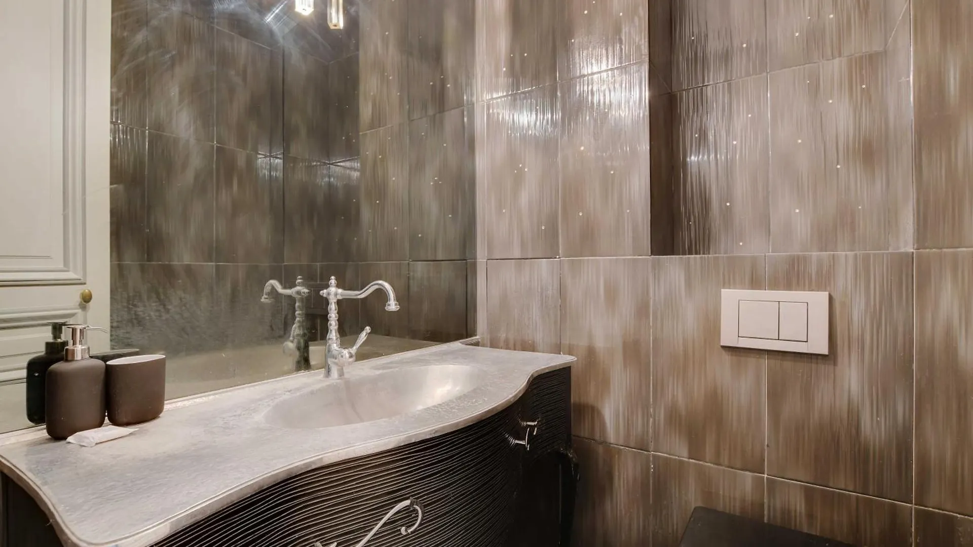 Magnificent Appt - 2Bd-4P - Georges V - Champs-Elysees Apartment Paris