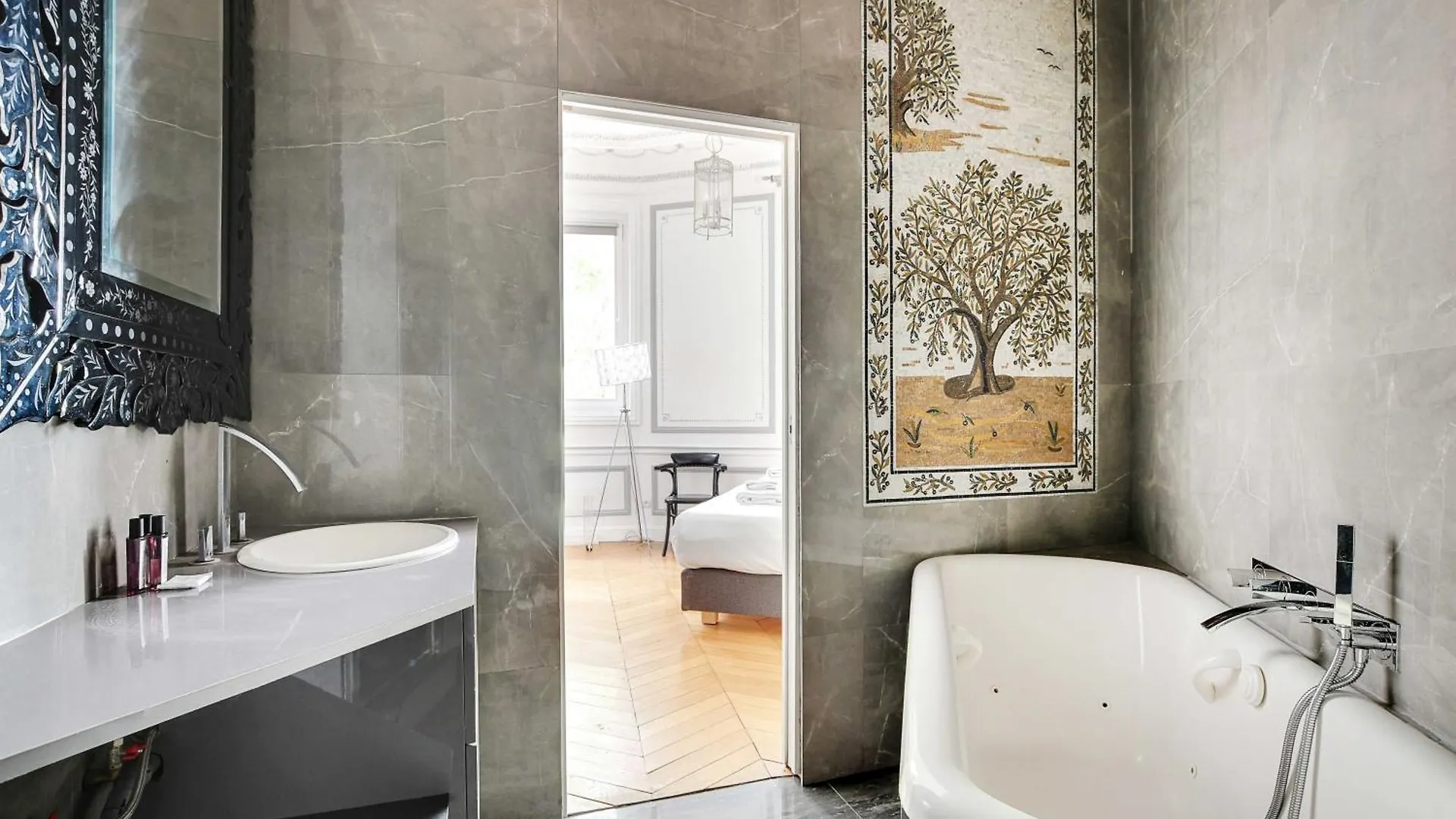 Magnificent Appt - 2Bd-4P - Georges V - Champs-Elysees Apartment Paris France