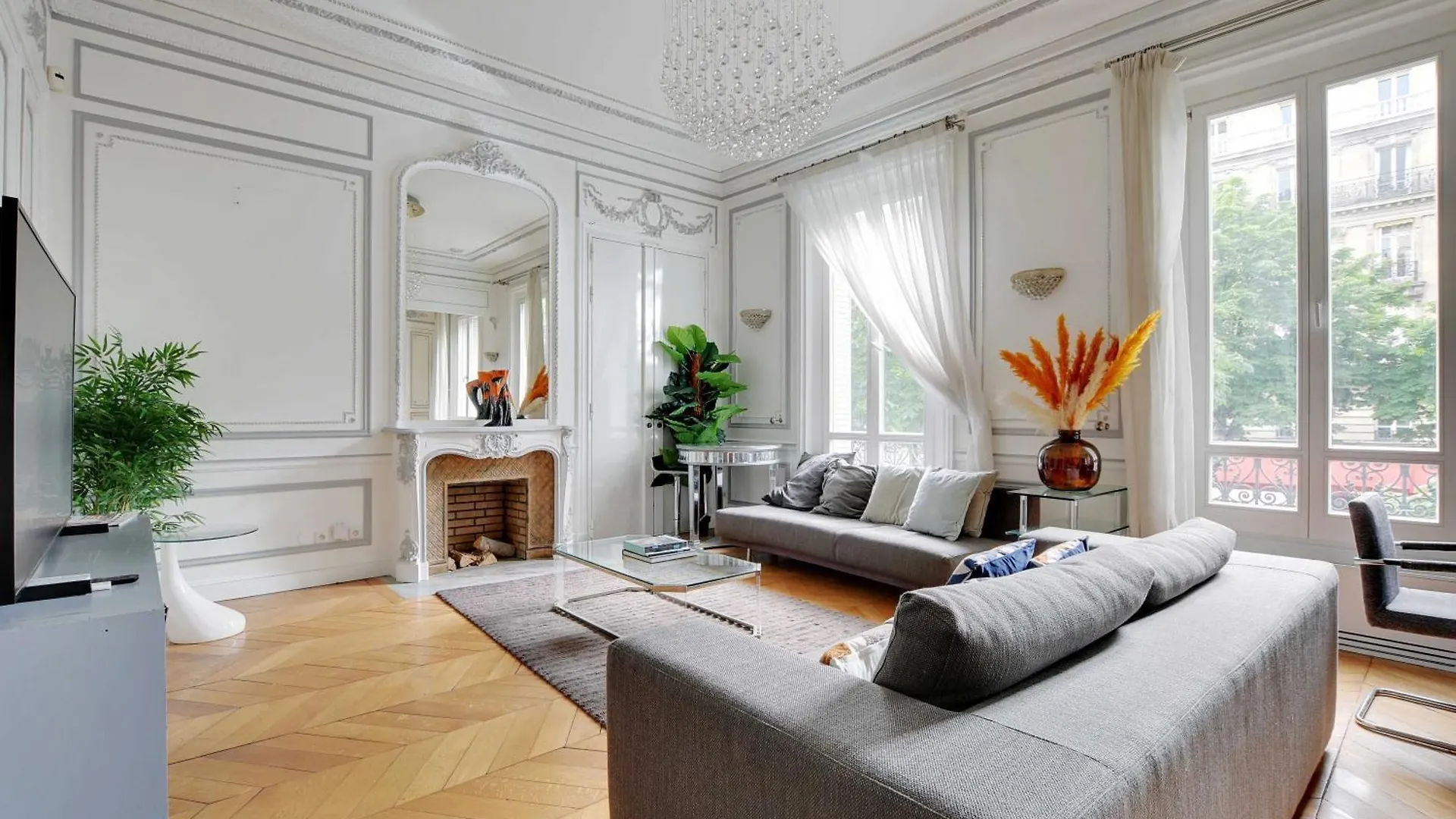 Magnificent Appt - 2Bd-4P - Georges V - Champs-Elysees Apartment Paris France